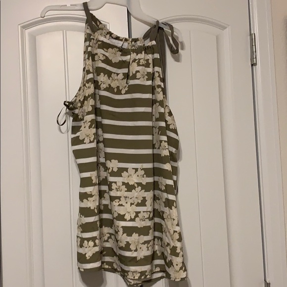 Great shoulder look - Picture 1 of 1